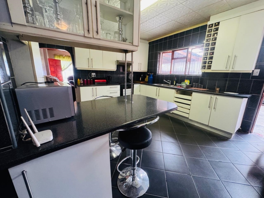 3 Bedroom Property for Sale in Ravensmead Western Cape